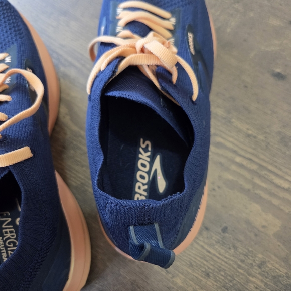 Brooks Levitate 3 Navy and Copper Athletic Shoes - Picture 7 of 8